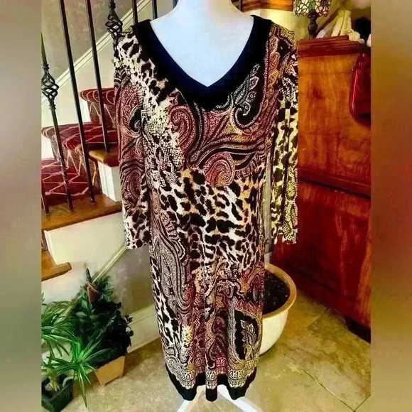 Chicos Ladies dress animal print size (Large) Excellent condition long sleeve. - Picture 2 of 14